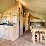 Arden Parks L'abbaye Camping *